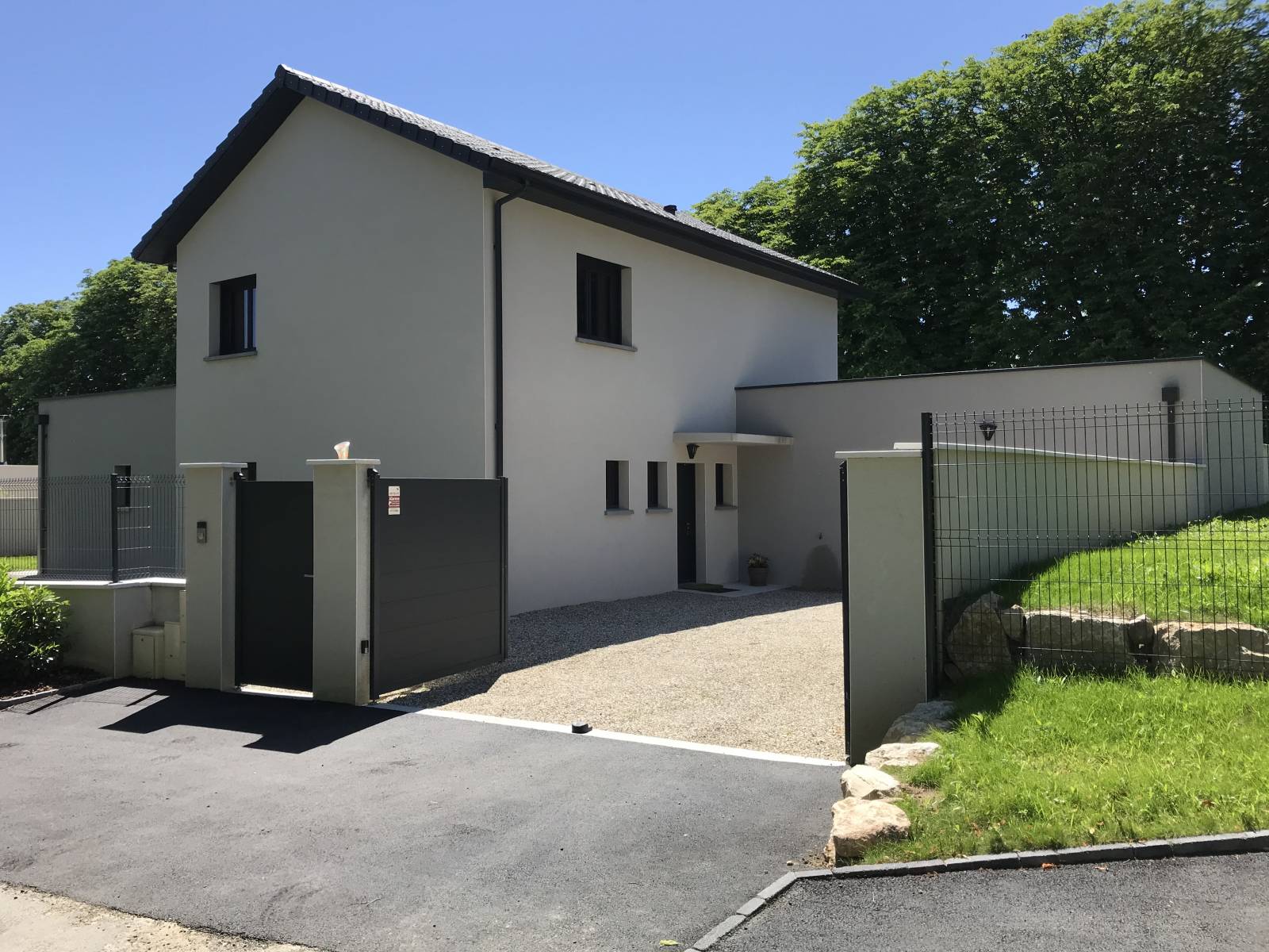 Constructeur de maison Ecully individuelle contemporaine sur mesure à étage avec piscine entérée - photo 3