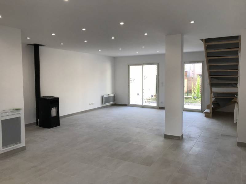 Construction de 2 maisons jumelles contemporaines en région Rhône Alpes à AMPUIS (69) - photo 5