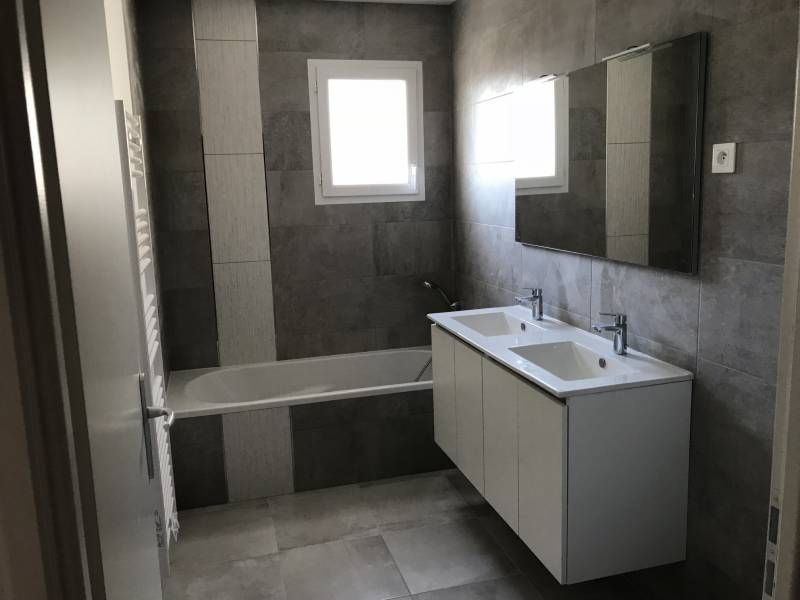 Construction de 2 maisons jumelles contemporaines en région Rhône Alpes à AMPUIS (69) - photo 6