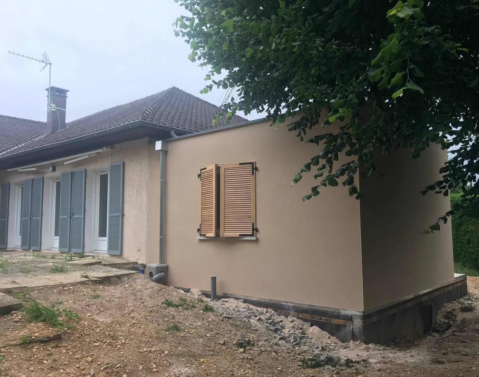 Extension d’une maison à Ecully pour ajouter un bureau au rez de chaussée - photo 2