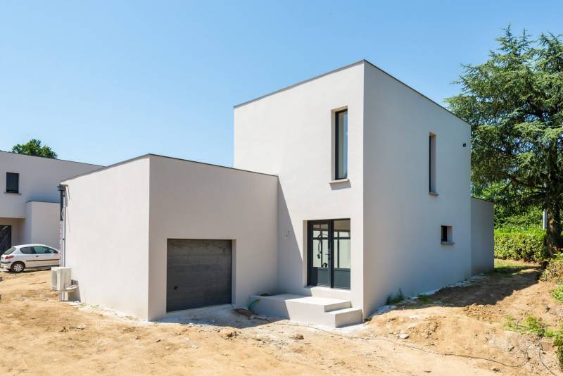 Maison contemporaine neuve construite de A à Z à Saint Genis Laval dans l'Ouest lyonnais (69) - photo 4