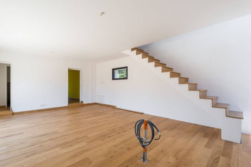 Maison contemporaine neuve construite de A à Z à Saint Genis Laval dans l'Ouest lyonnais (69) - photo 5