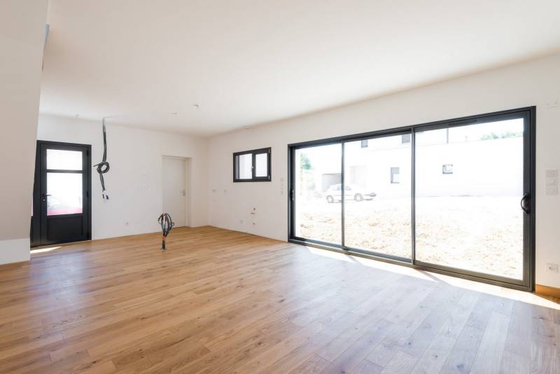 Maison contemporaine neuve construite de A à Z à Saint Genis Laval dans l'Ouest lyonnais (69) - photo 10