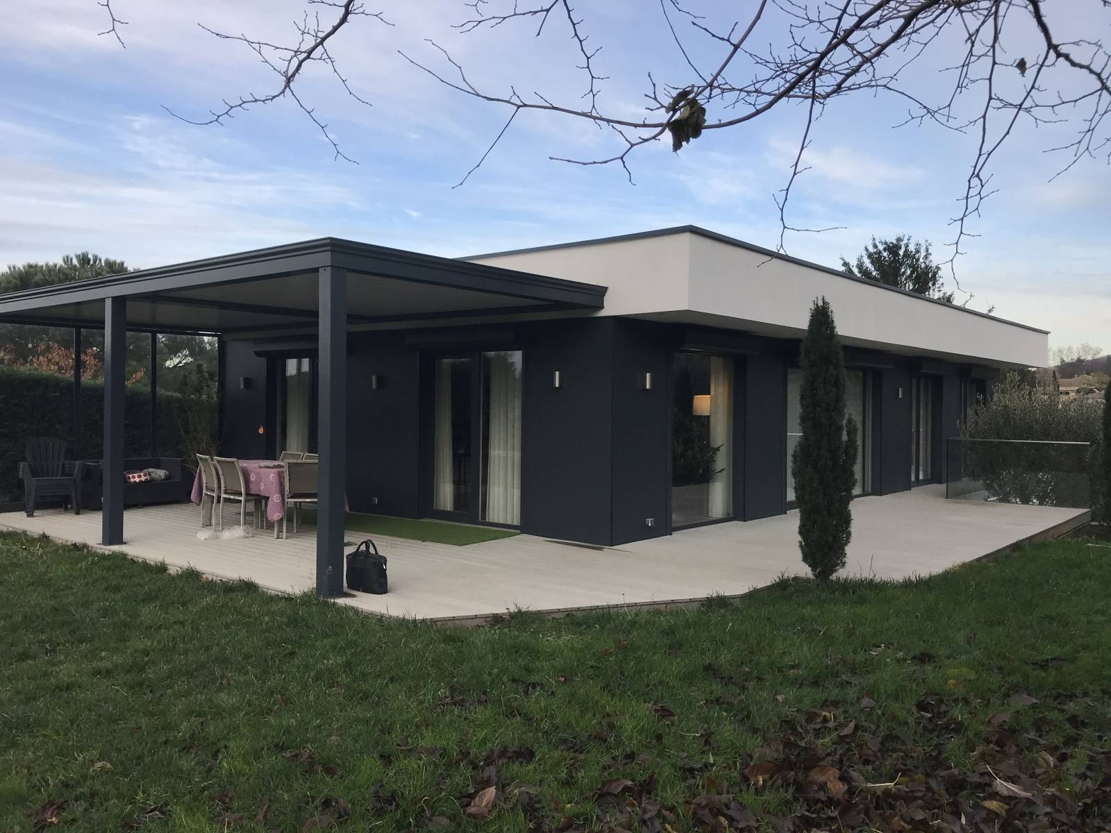 Projet de surélévation avec création d’un étage sur toiture terrasse et d’une piscine sur mesure à Lissieu - photo 3