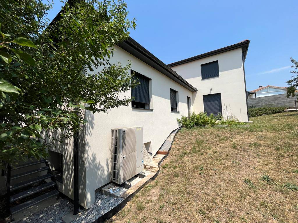 Réagencement intérieur et rénovation sur mesure d'une maison à Tassin La Demi Lune dans le 69 - photo 2
