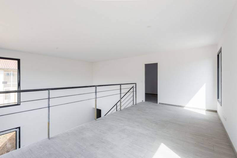 Réalisation d'une maison contemporaine à toit plat à Saint Genis Laval dans le Rhône (69) - photo 7