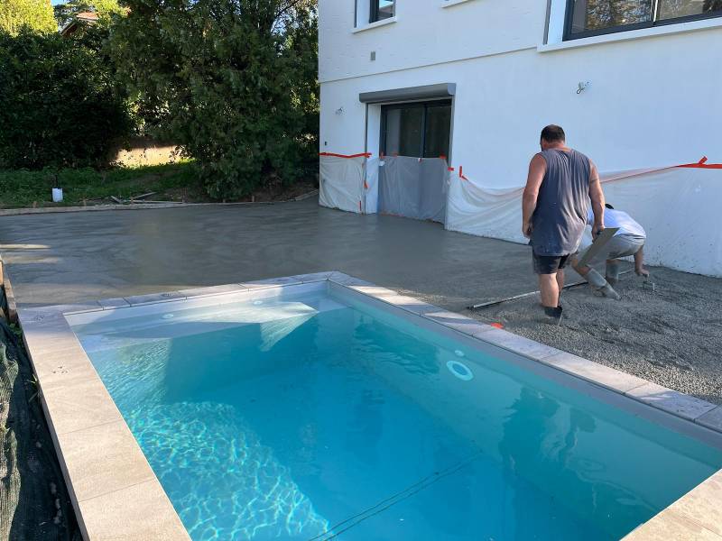 Piscine béton sur mesure à Tassin - Tassin La Demi Lune