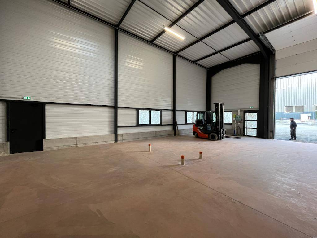 Rénovation hangar métallique avec aménagement de bureaux et création d’une mezzanine à Taluyers - photo 2