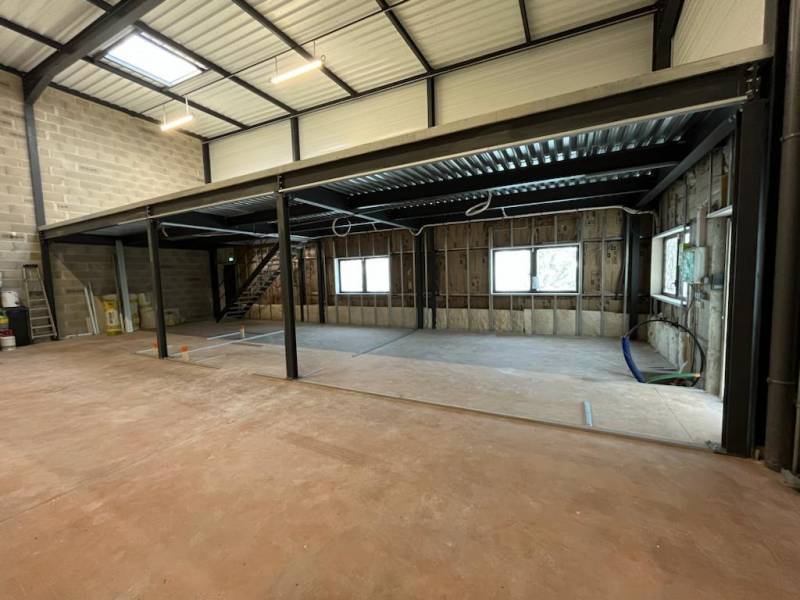 Rénovation hangar métallique avec aménagement de bureaux et création d’une mezzanine à Taluyers - photo 4