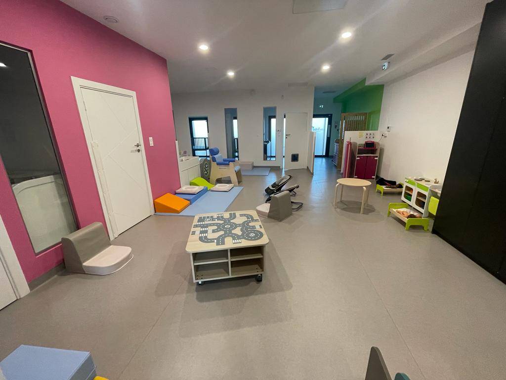 Transformation de bureaux en micro-crèche à Saint Genis les Ollières - photo 2