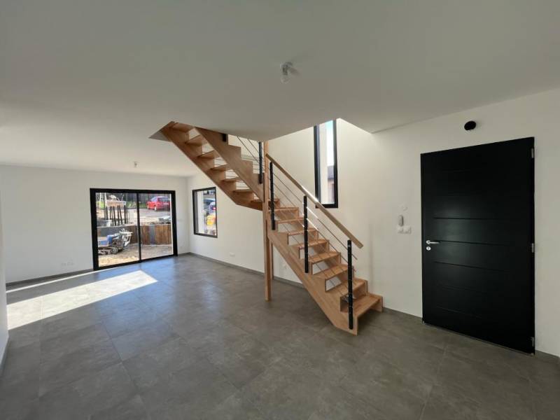 Une Maison à l’architecture moderne livrée clé en main à Irigny - photo 9